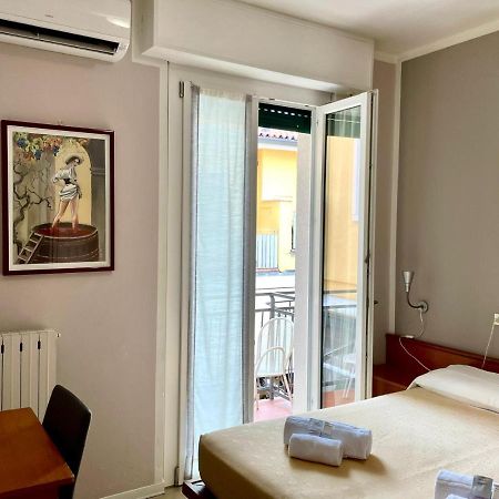 Albergo Tecla ラツィーゼ エクステリア 写真
