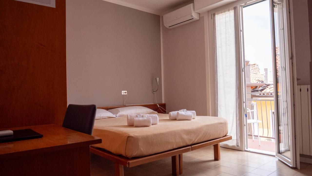 Albergo Tecla ラツィーゼ エクステリア 写真