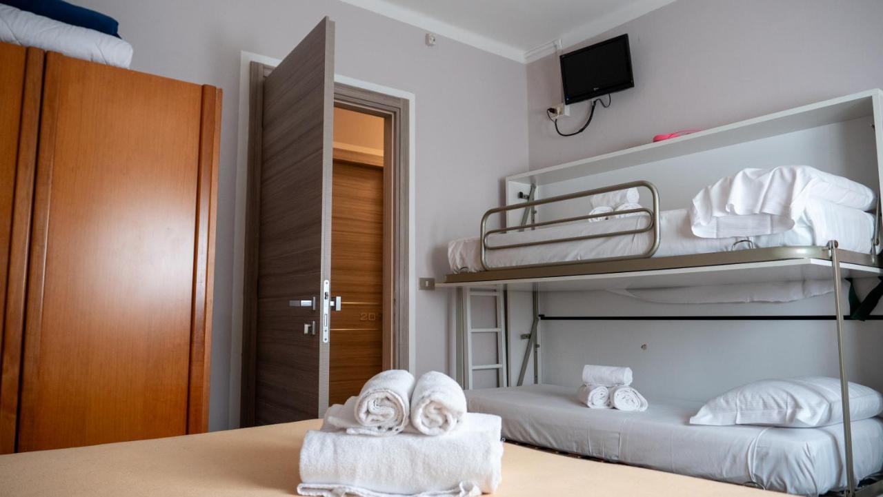 Albergo Tecla ラツィーゼ エクステリア 写真