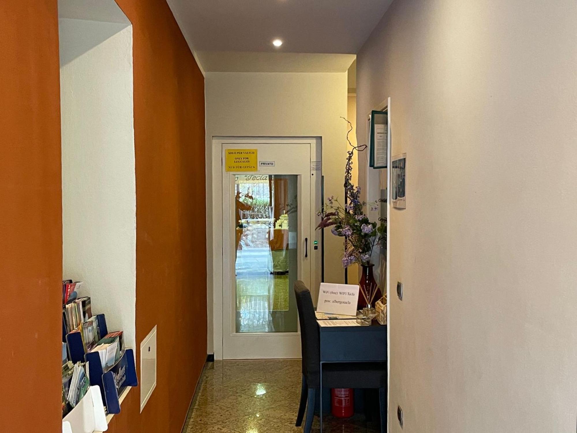 Albergo Tecla ラツィーゼ エクステリア 写真