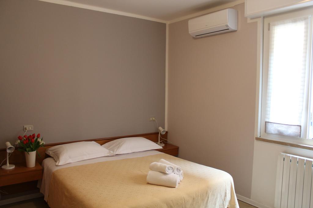 Albergo Tecla ラツィーゼ エクステリア 写真